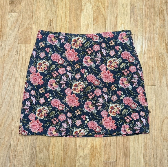 LOFT Poppy Bloom Mini Shift Skirt, Pink and Gray Floral Jacquard, Size 12 - Picture 3 of 6